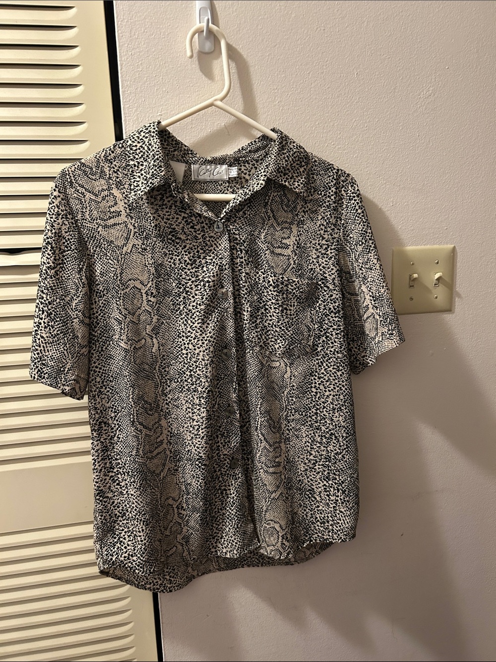 Woman’s Short Sleeve Animal Print Shirt - Black & Cream